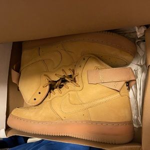 Nike Air Force 1 High LV8  Men Wheat